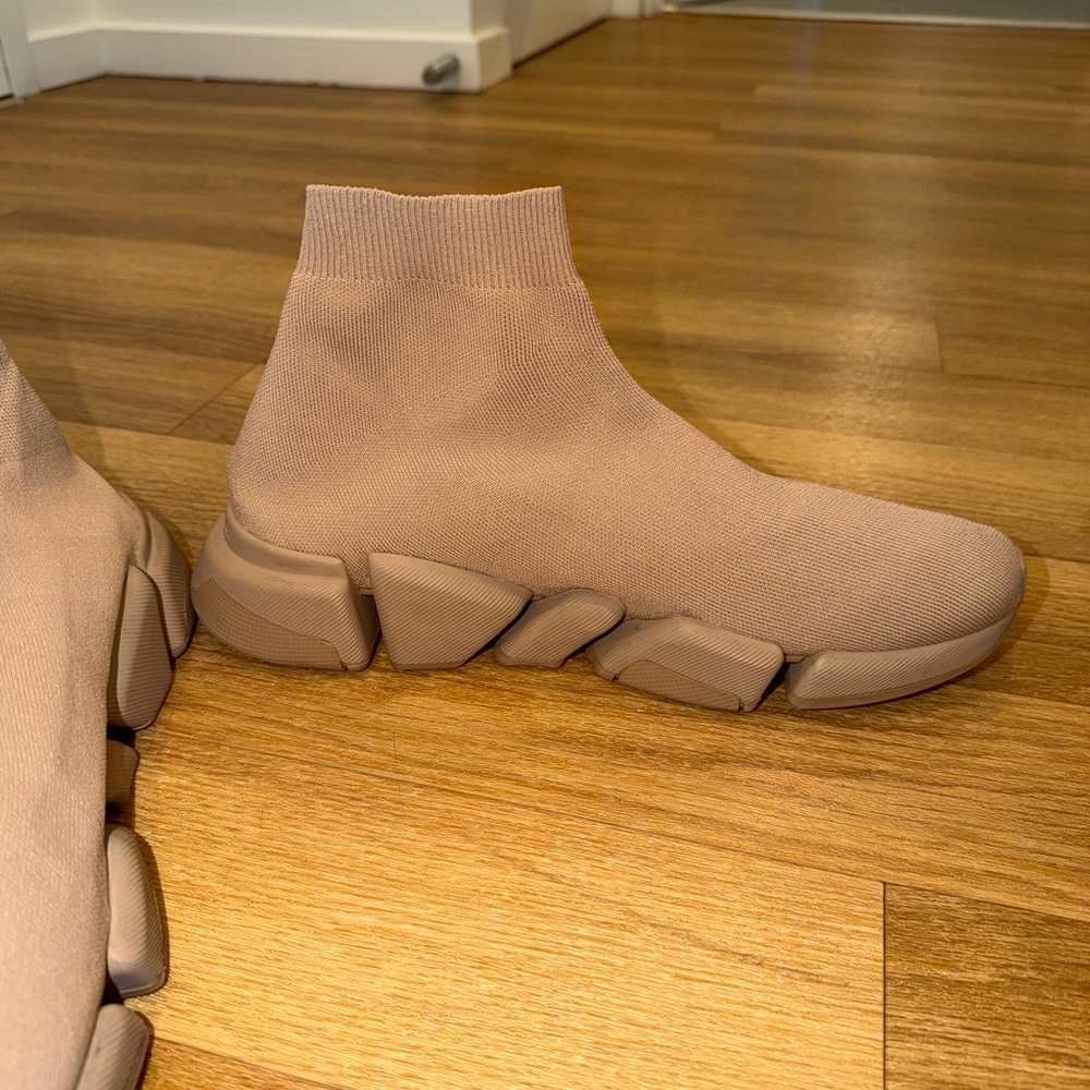 Balenciaga Men’s Speed 2.0 Recycled Knit Sneaker in Beige - Picture 5 of 6